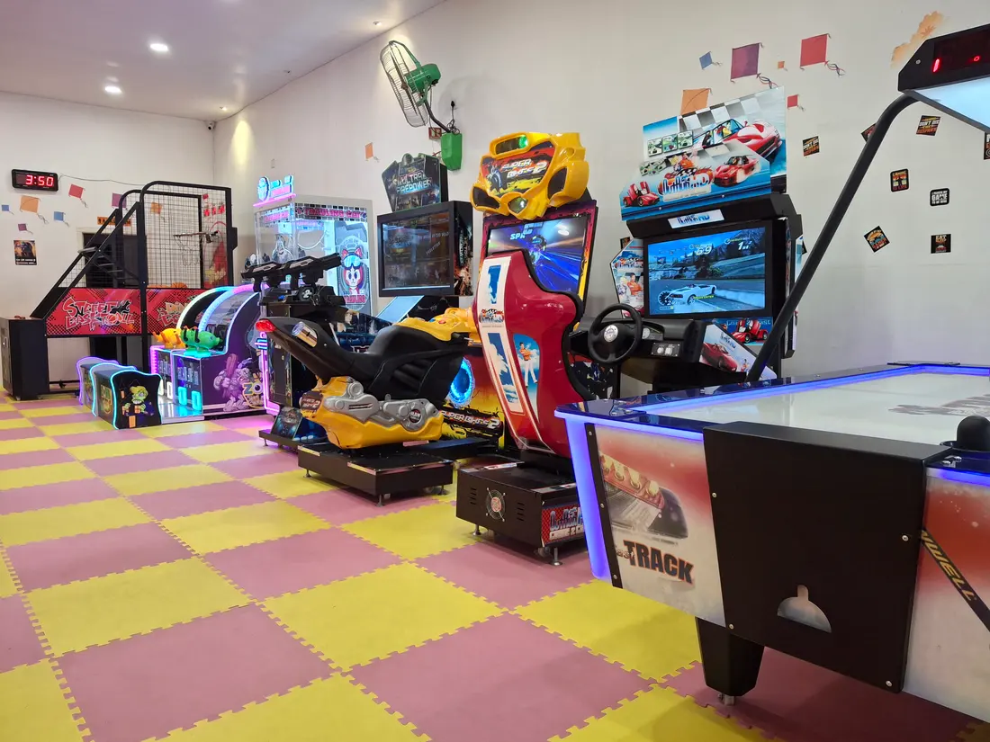 FunFactor arcade zone with racing and shooting games